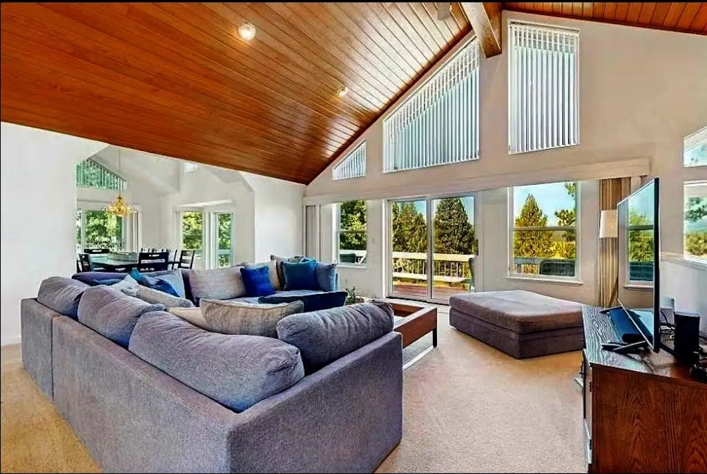 Gorgeous Northstar Home with Central AC, Ping-Pong, Fireplace & Jetted Tub