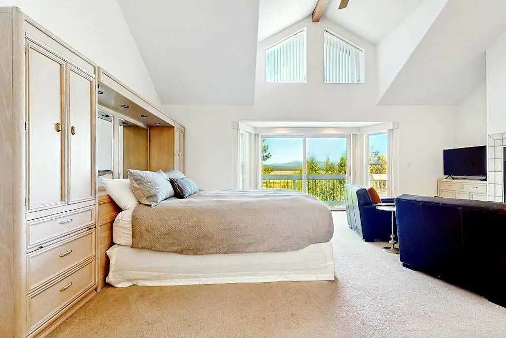 Gorgeous Northstar Home with Central AC, Ping-Pong, Fireplace & Jetted Tub