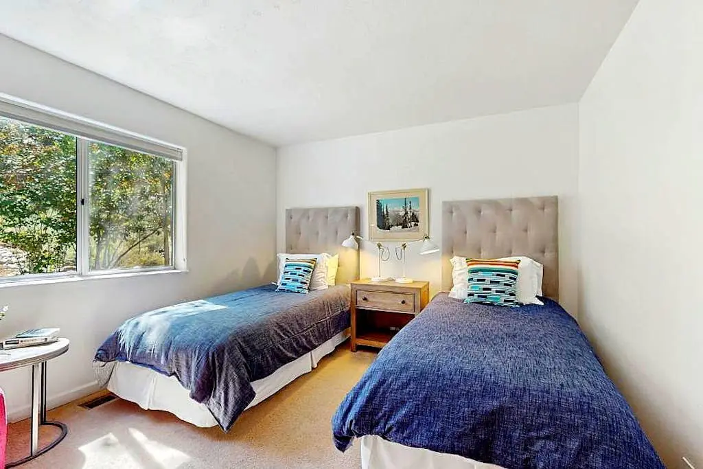 Gorgeous Northstar Home with Central AC, Ping-Pong, Fireplace & Jetted Tub