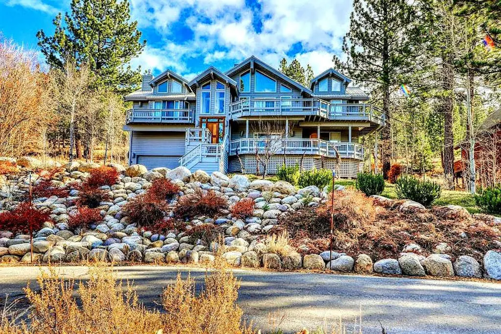 Gorgeous Northstar Home with Central AC, Ping-Pong, Fireplace & Jetted Tub