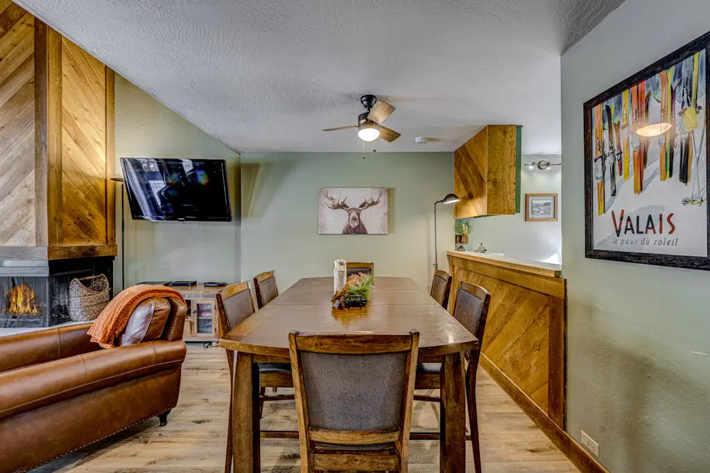 Convenient & comfortable dog-friendly condo with Northstar Rec Center access