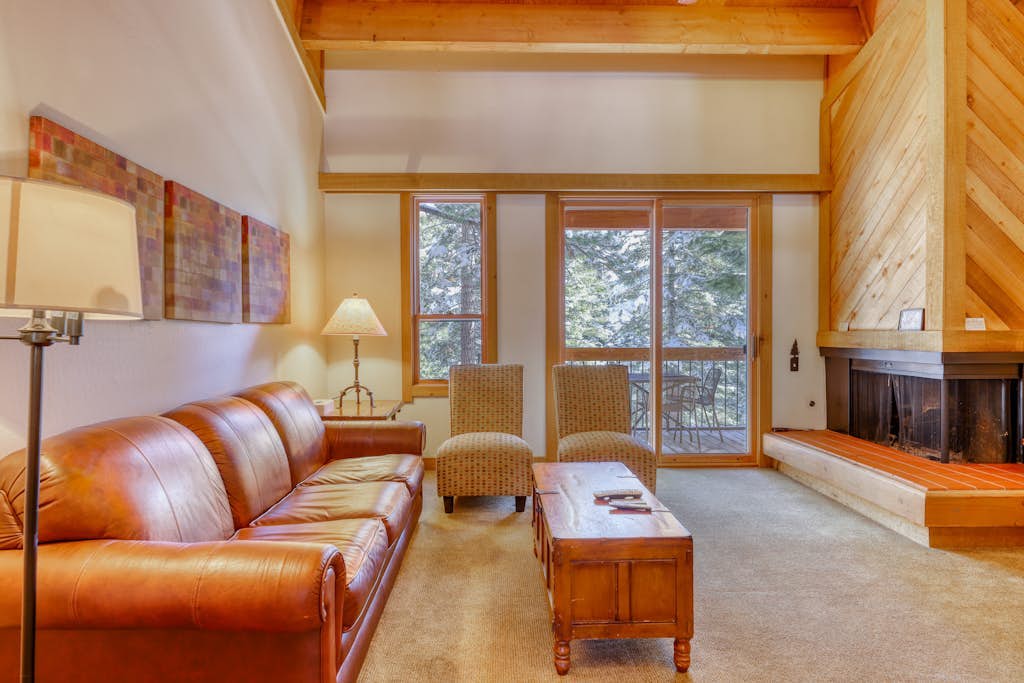 Cozy Northstar Mountain Retreat