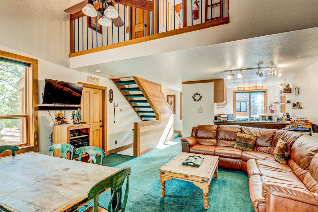 Dog-Friendly Mountain Getaway Near the Slopes with Private Balcony & Rec Center