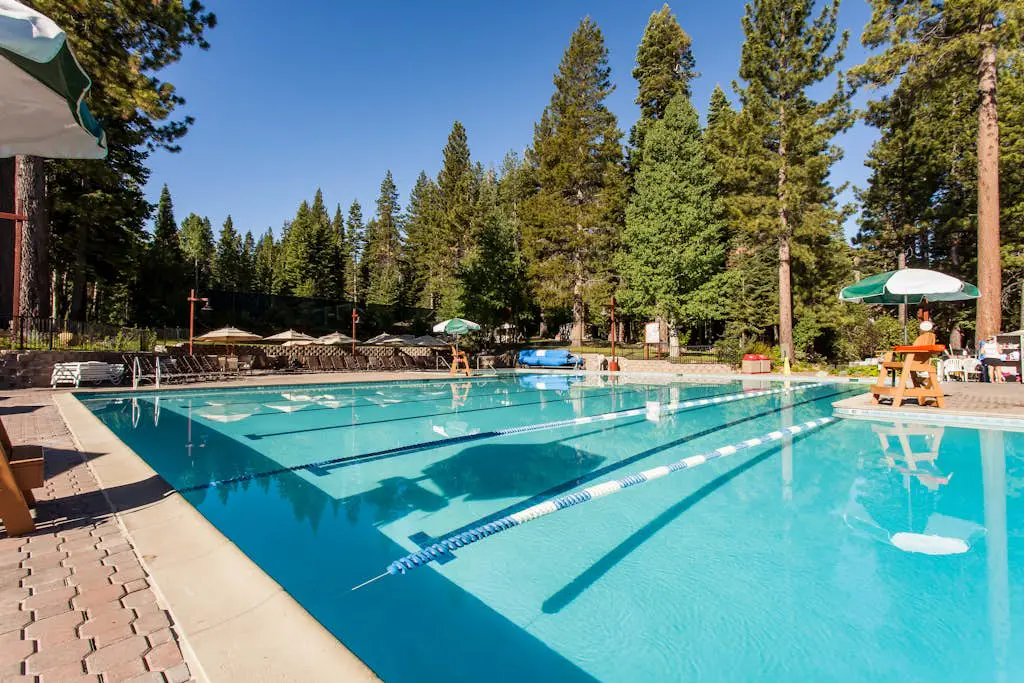 Bright Northstar home on golf course - near ski slopes