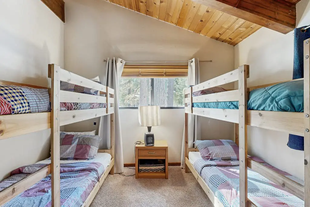 Bright Northstar home on golf course - near ski slopes