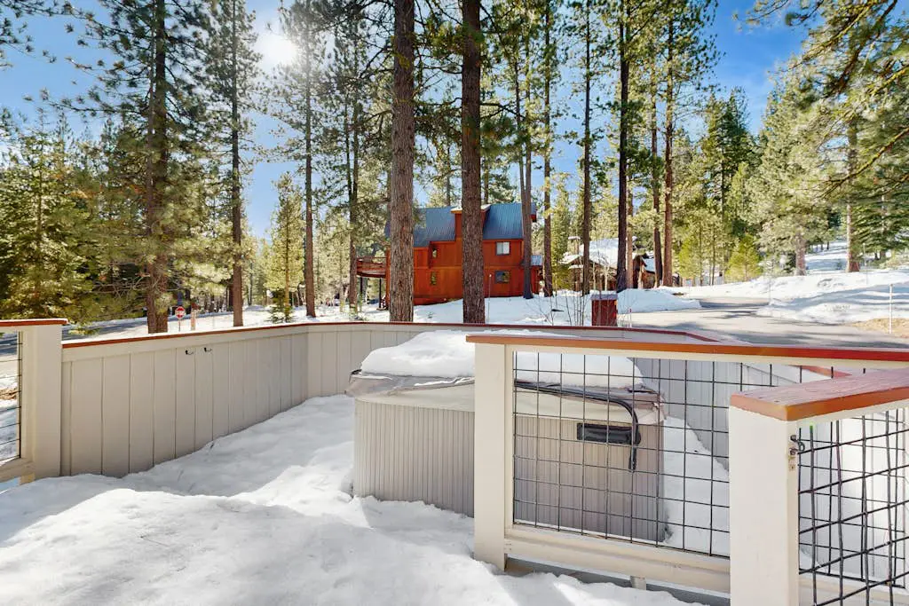 Bright Northstar home on golf course - near ski slopes