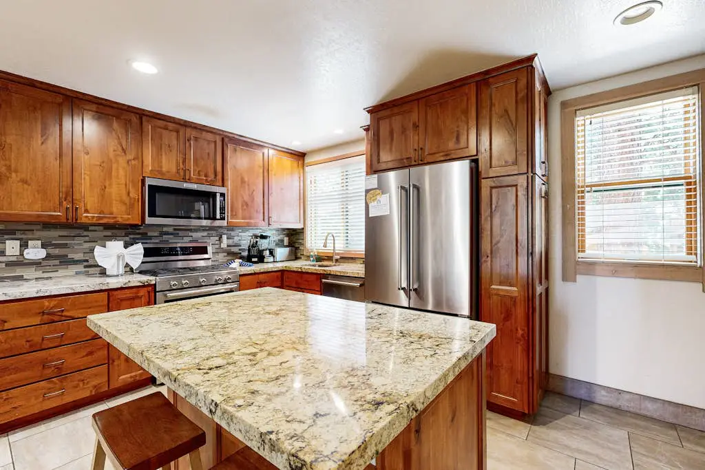 Gold Bend Condo - New Kitchen & Fireplace - Free Door-to-Lifts Ski Shuttle