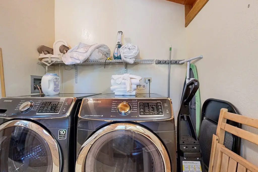 Gold Bend Condo - New Kitchen & Fireplace - Free Door-to-Lifts Ski Shuttle