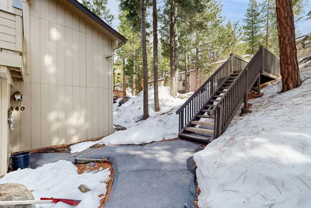 Modern Mountain Escape