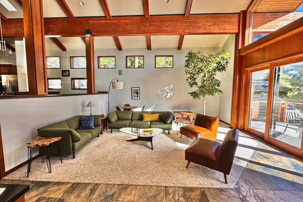Lakeview Hideaway
