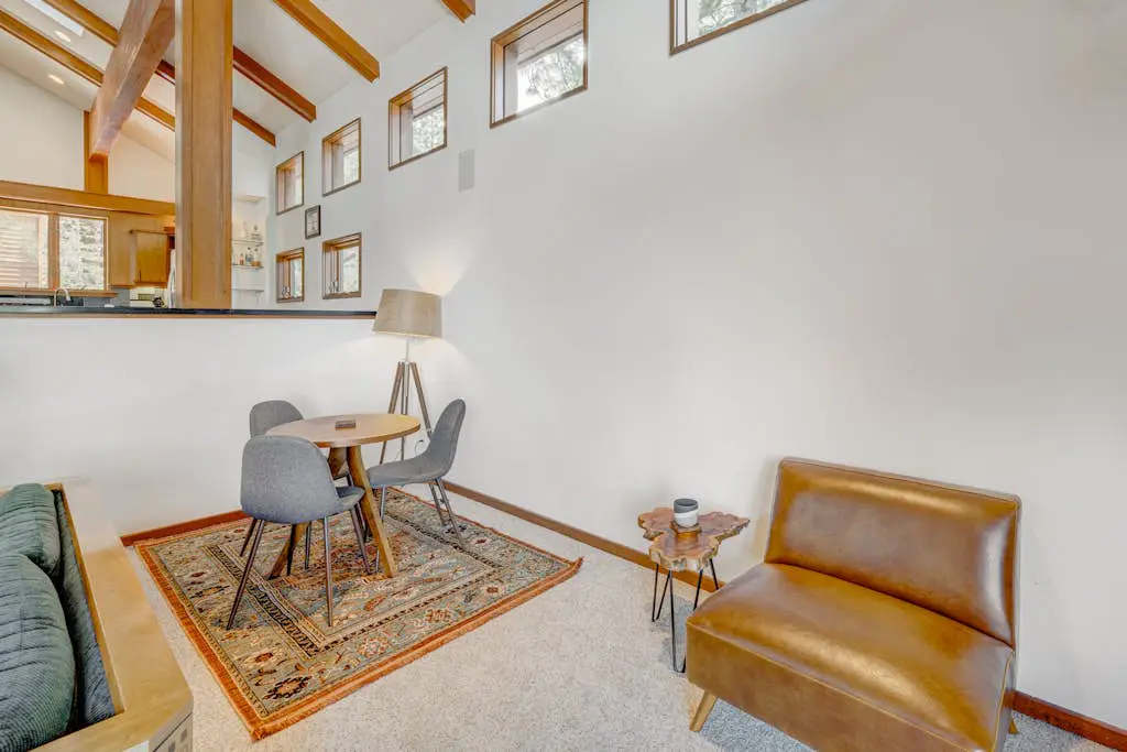 Lakeview Hideaway