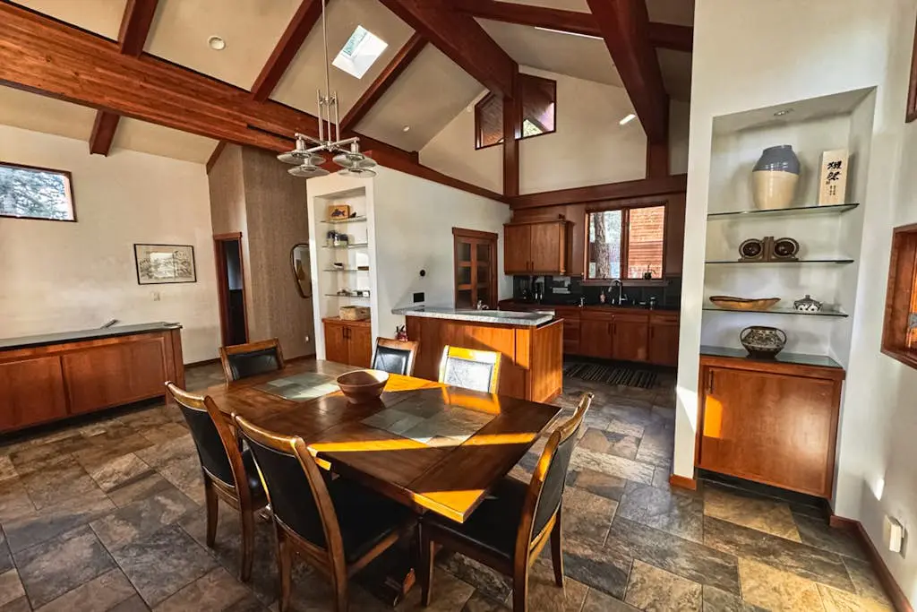 Lakeview Hideaway
