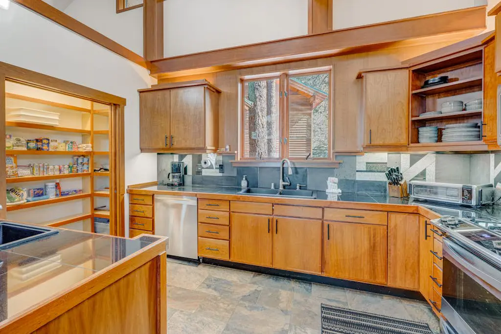Lakeview Hideaway