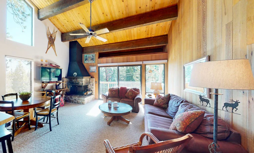 Spacious home near lake, skiing, & hiking with fireplace, 2 decks, & W&D