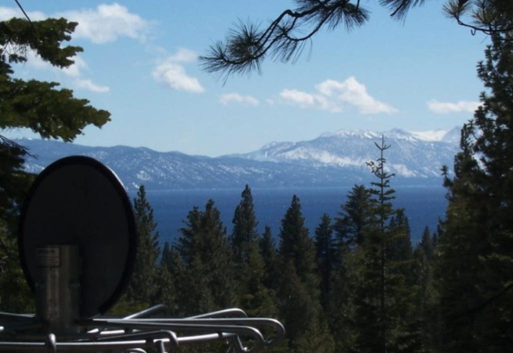 Spacious home near lake, skiing, & hiking with fireplace, 2 decks, & W&D