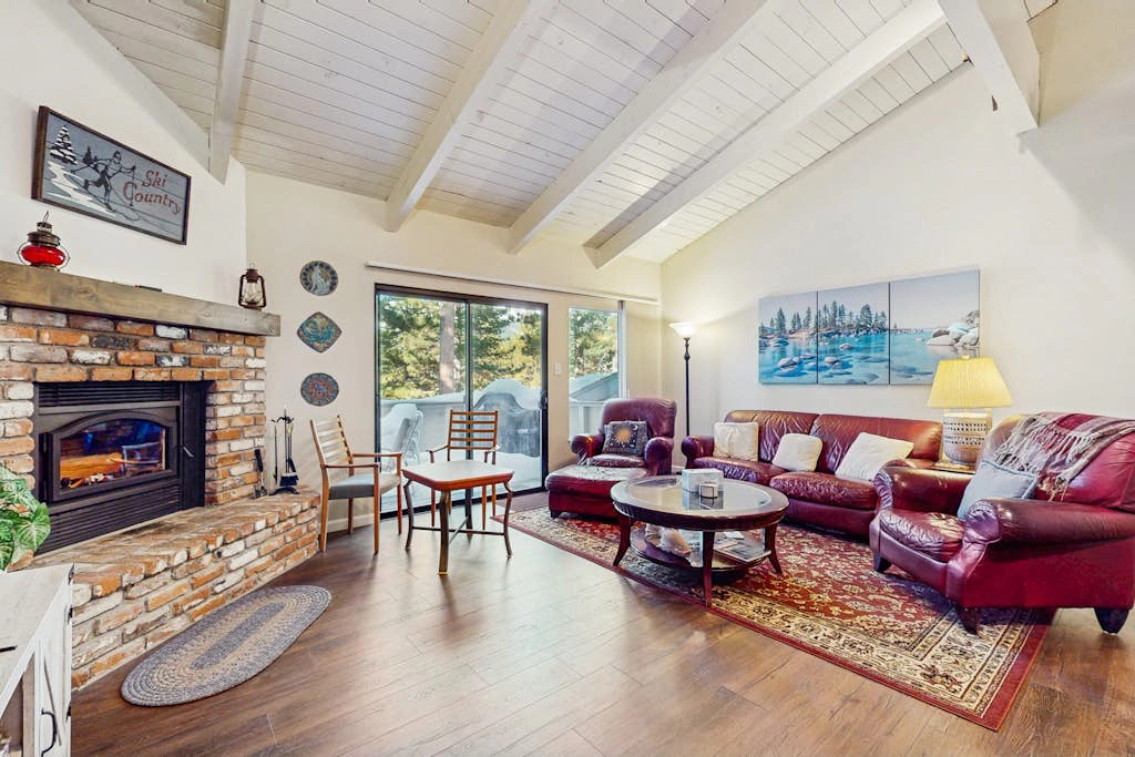 Spacious Condo with Fireplace, Deck, Wet Bar, Pool, Free Shuttle to Ski Resort