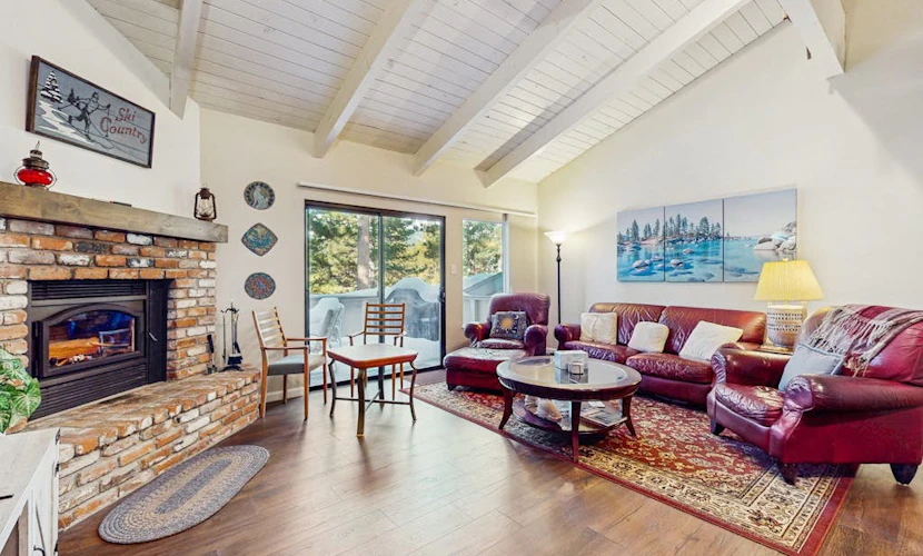 Spacious Condo with Fireplace, Deck, Wet Bar, Pool, Free Shuttle to Ski Resort