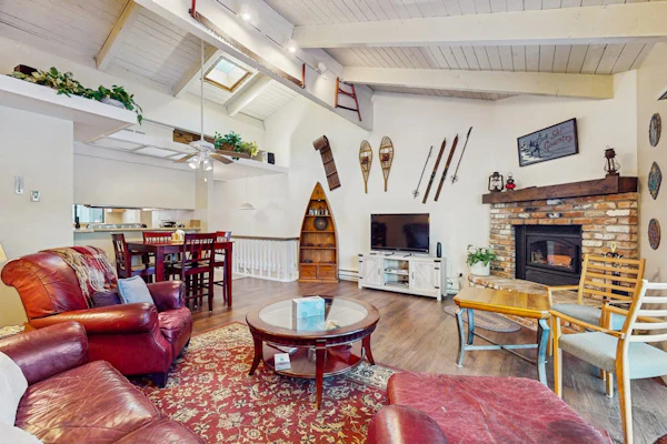 Spacious Condo with Fireplace, Deck, Wet Bar, Pool, Free Shuttle to Ski Resort