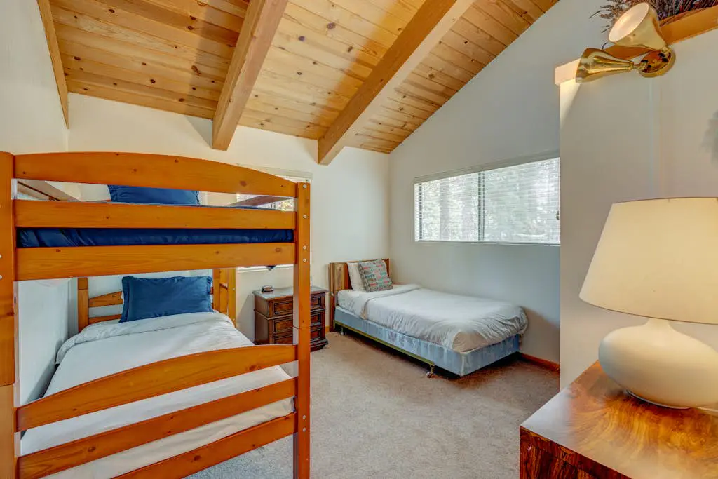 Remodeled home with private hot tub, pool access & free ski shuttle