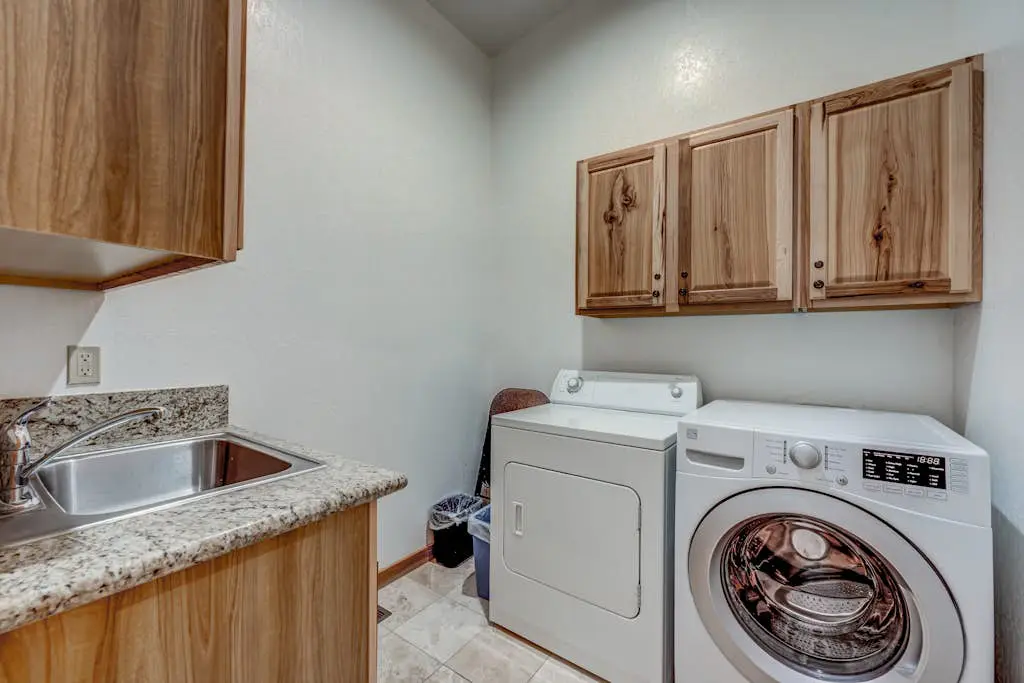 Remodeled home with private hot tub, pool access & free ski shuttle