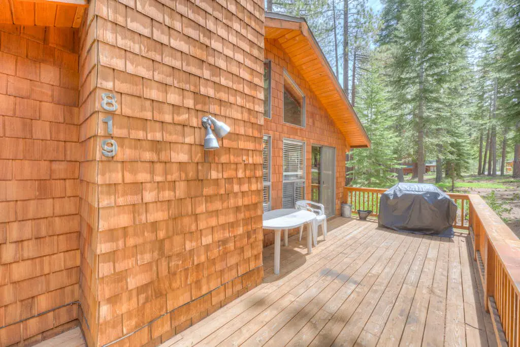 Remodeled home with private hot tub, pool access & free ski shuttle
