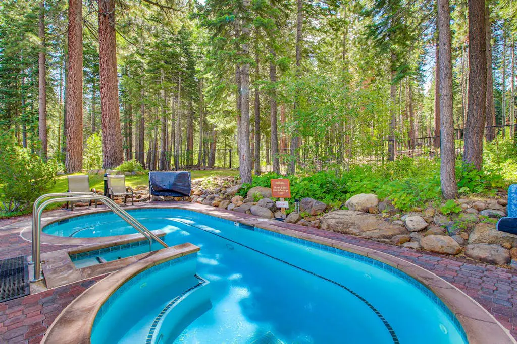 Fine lodge near skiing with futon & ski locker