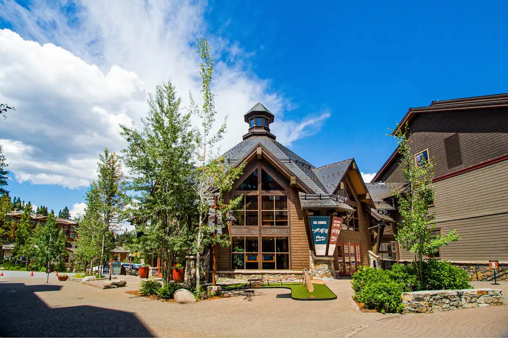Fine lodge near skiing with futon & ski locker