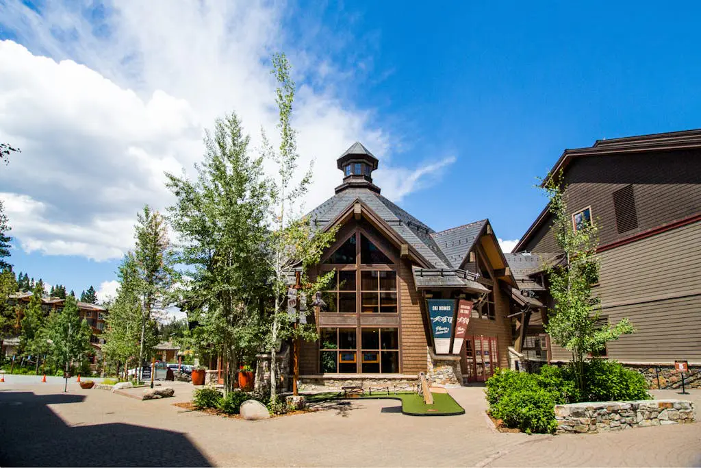 Fun home with foosball table - near on-site golf, pools & hot tub