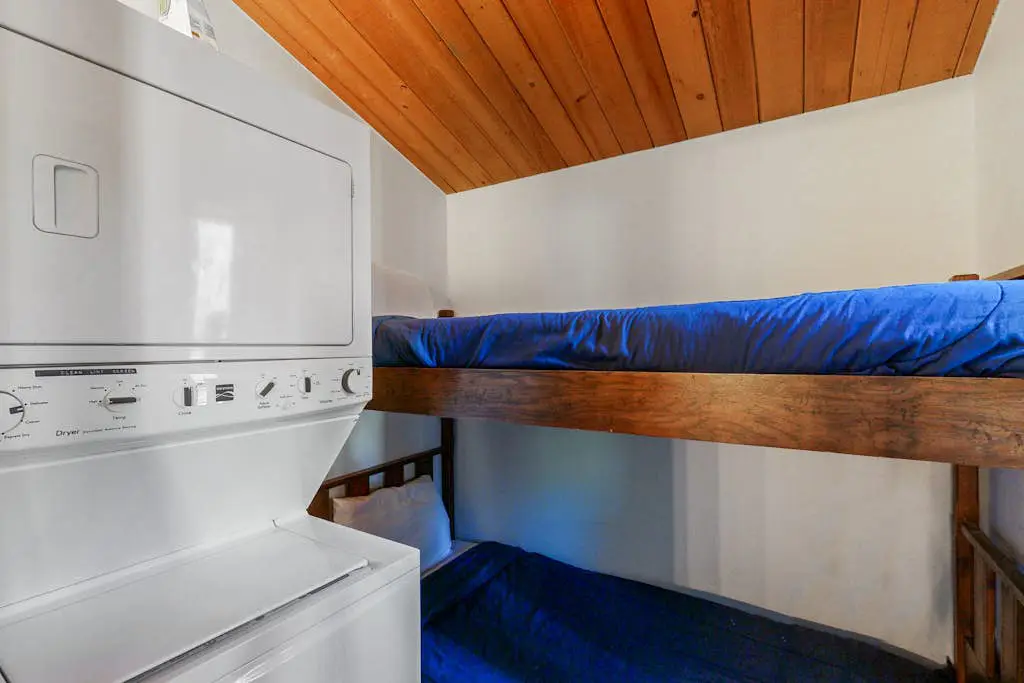 Cozy, updated condo with pool, hot tub, on-site golf, sauna & mountain views