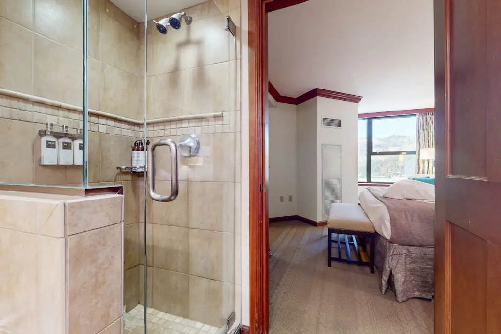 Everline Resort & Spa 806 & 808