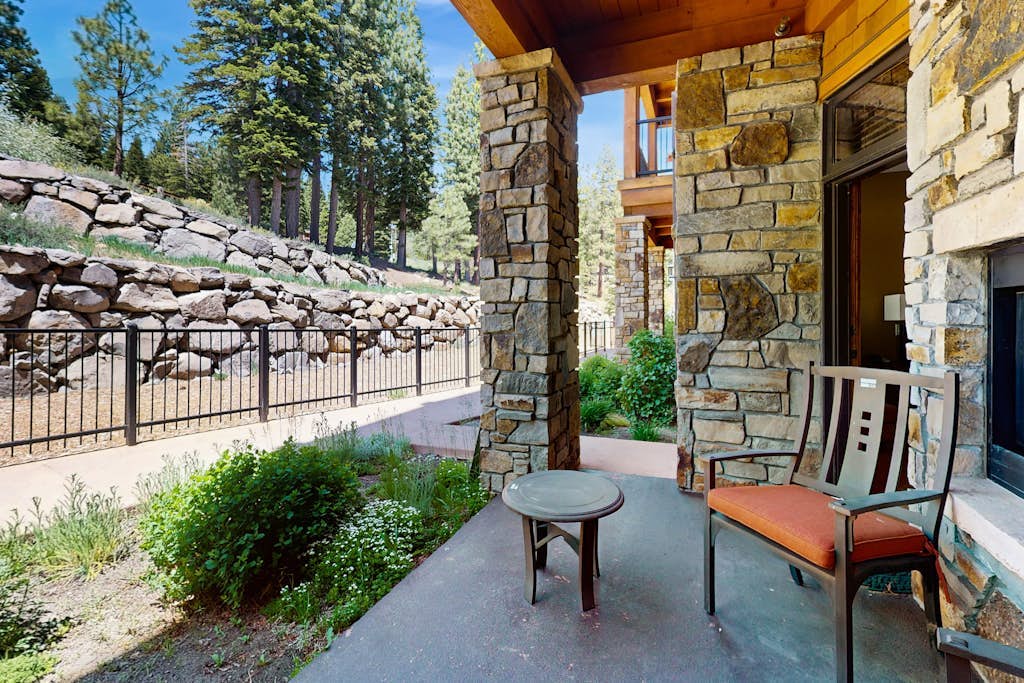 Ski-in-ski-out, ground-floor condo with fireplace, patio, shared pool & hot tub