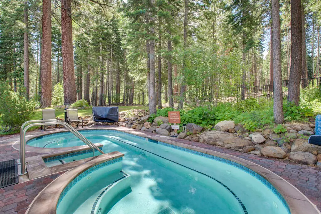 Cheery Gold Bend Family Condo