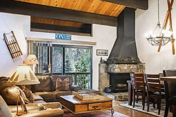 Creekside Comfort Meets Tahoe Adventure – Your Stylish Getaway in Kings Beach