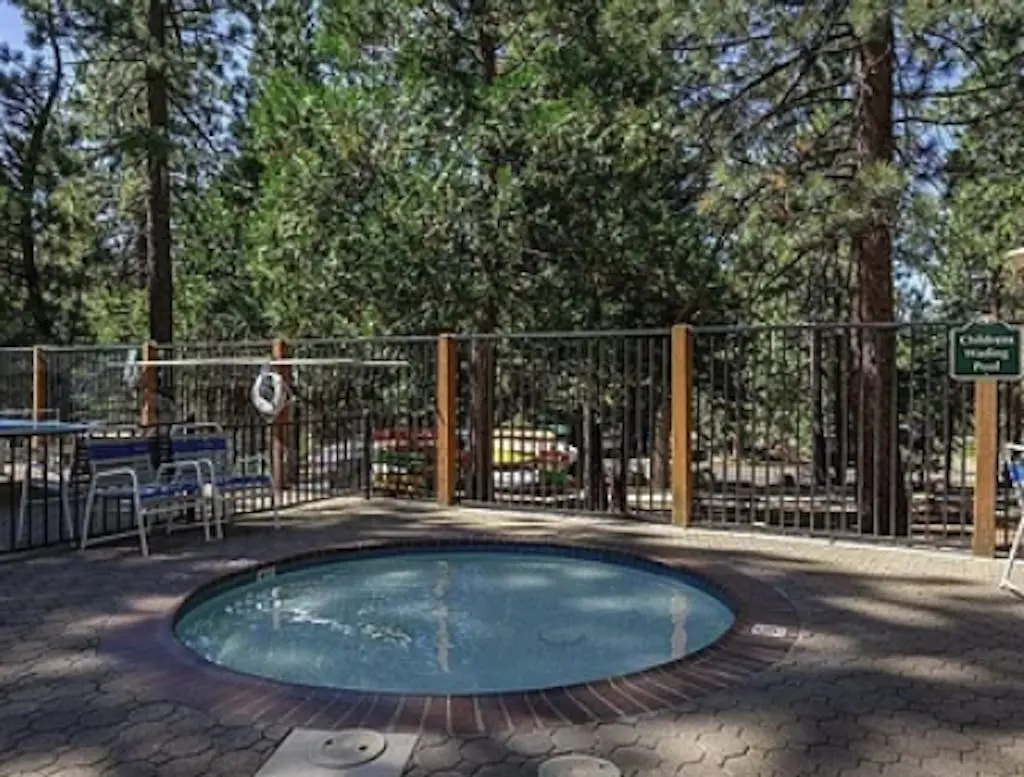 Creekside Comfort Meets Tahoe Adventure - Your Stylish Getaway in Kings Beach