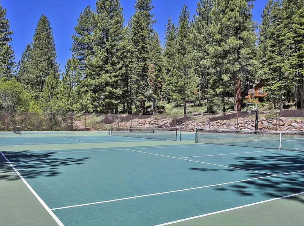 Creekside Comfort Meets Tahoe Adventure - Your Stylish Getaway in Kings Beach