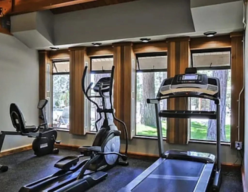 Creekside Comfort Meets Tahoe Adventure - Your Stylish Getaway in Kings Beach
