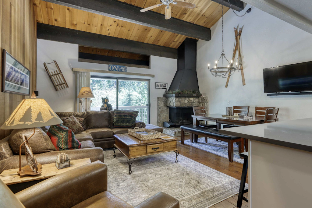 Creekside Comfort Meets Tahoe Adventure - Your Stylish Getaway in Kings Beach