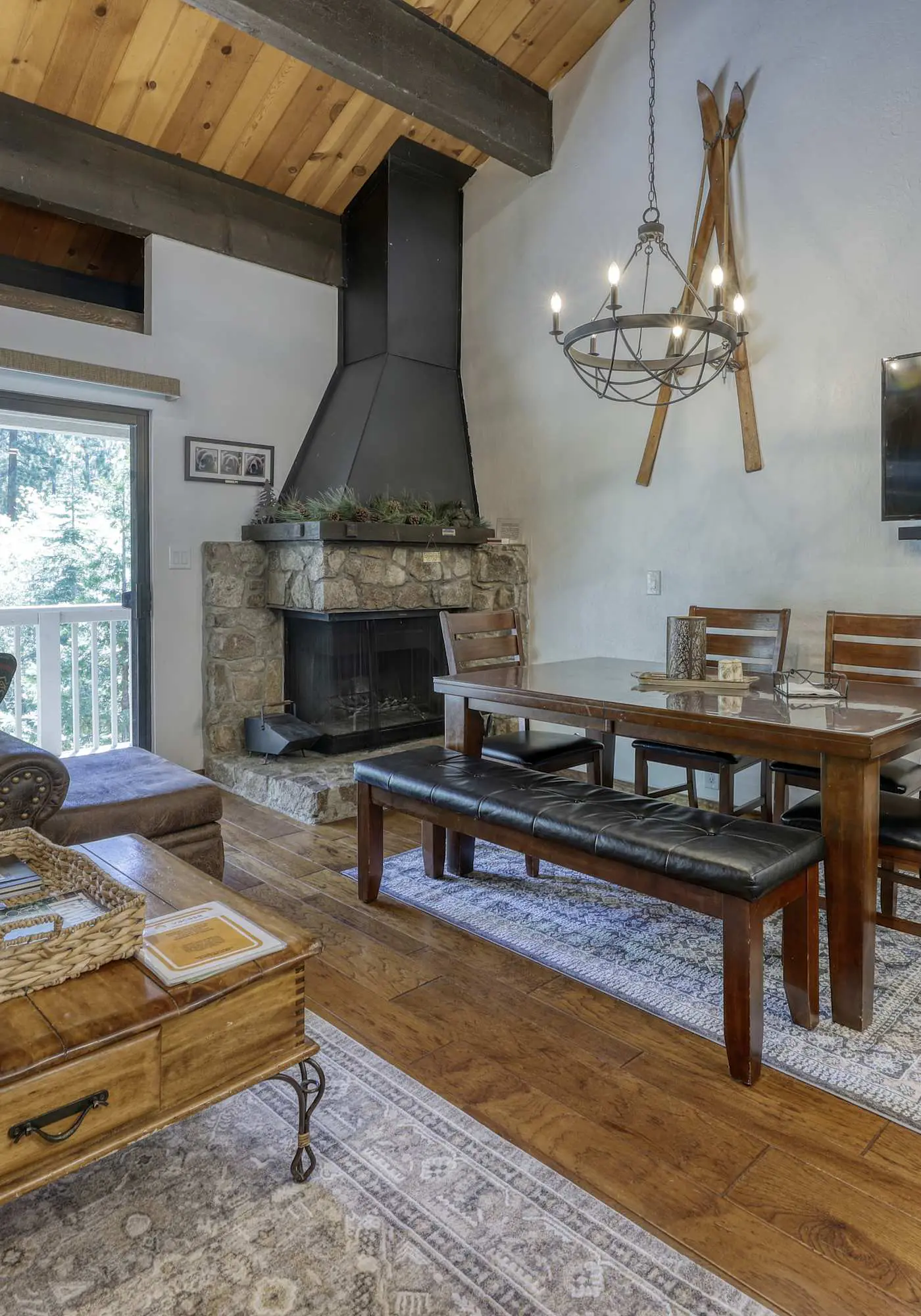 Creekside Comfort Meets Tahoe Adventure - Your Stylish Getaway in Kings Beach