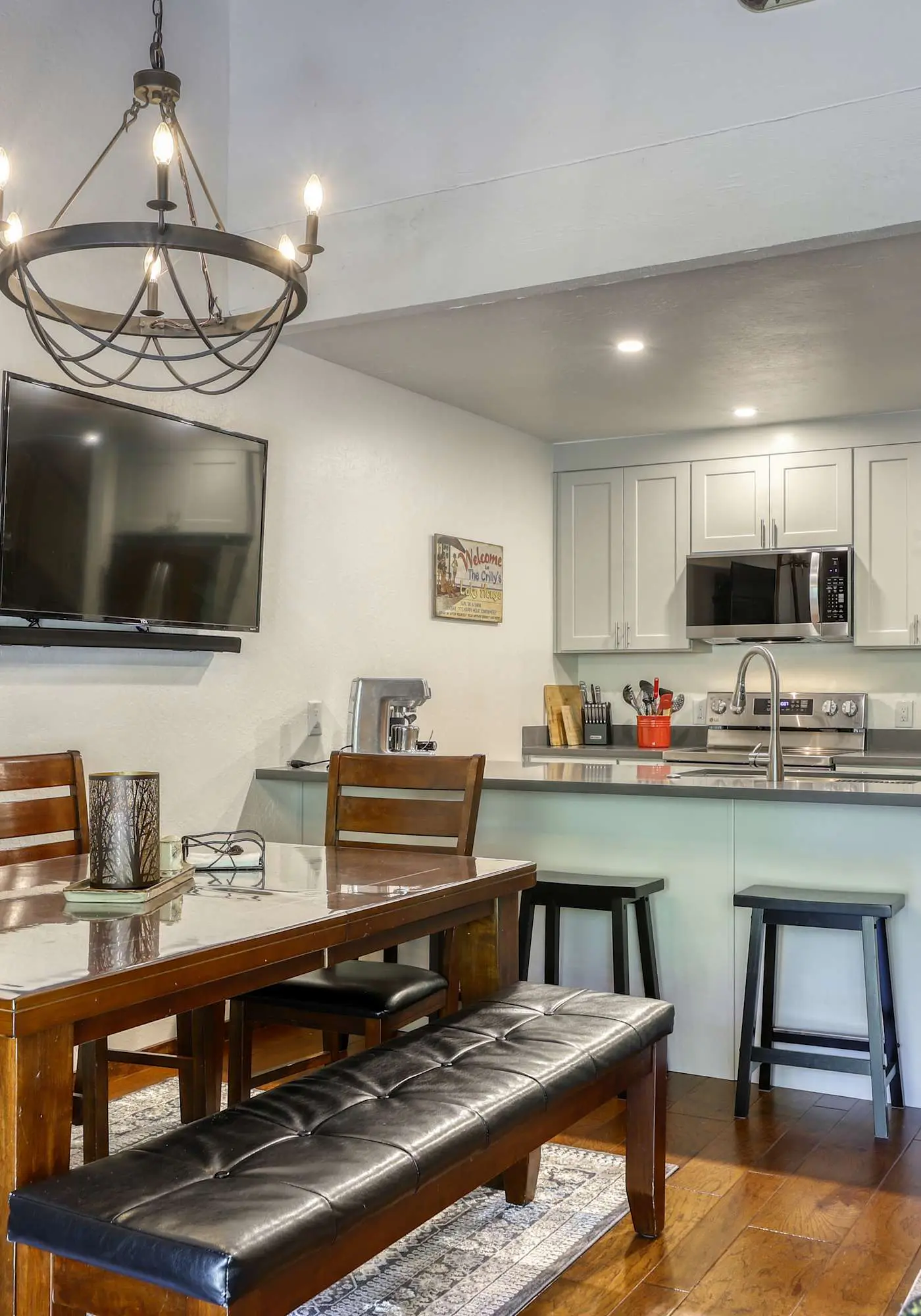 Creekside Comfort Meets Tahoe Adventure - Your Stylish Getaway in Kings Beach