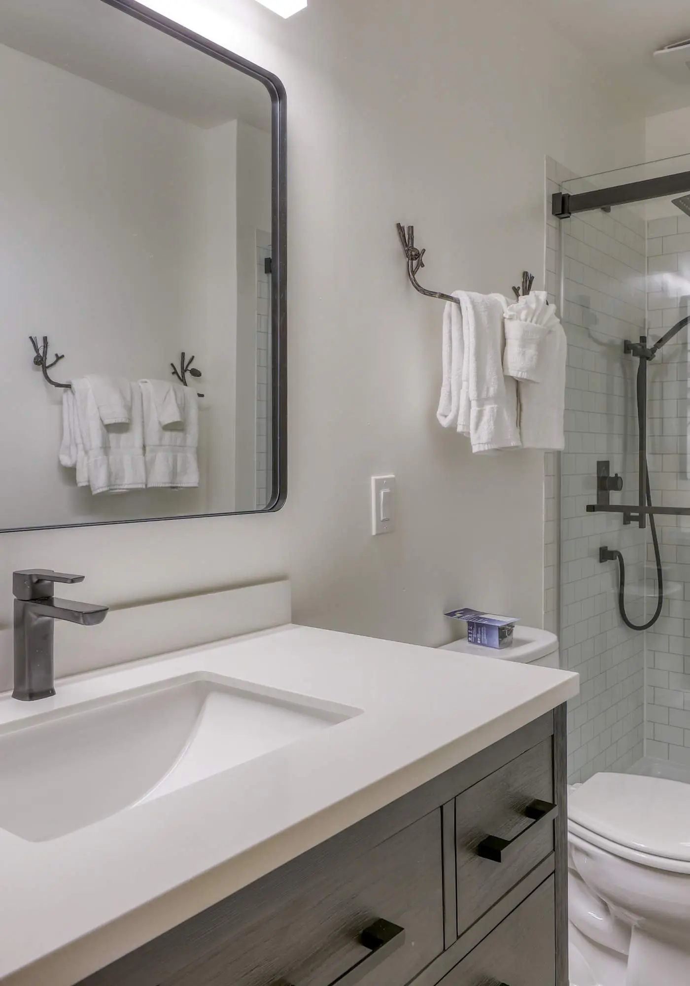 Creekside Comfort Meets Tahoe Adventure - Your Stylish Getaway in Kings Beach