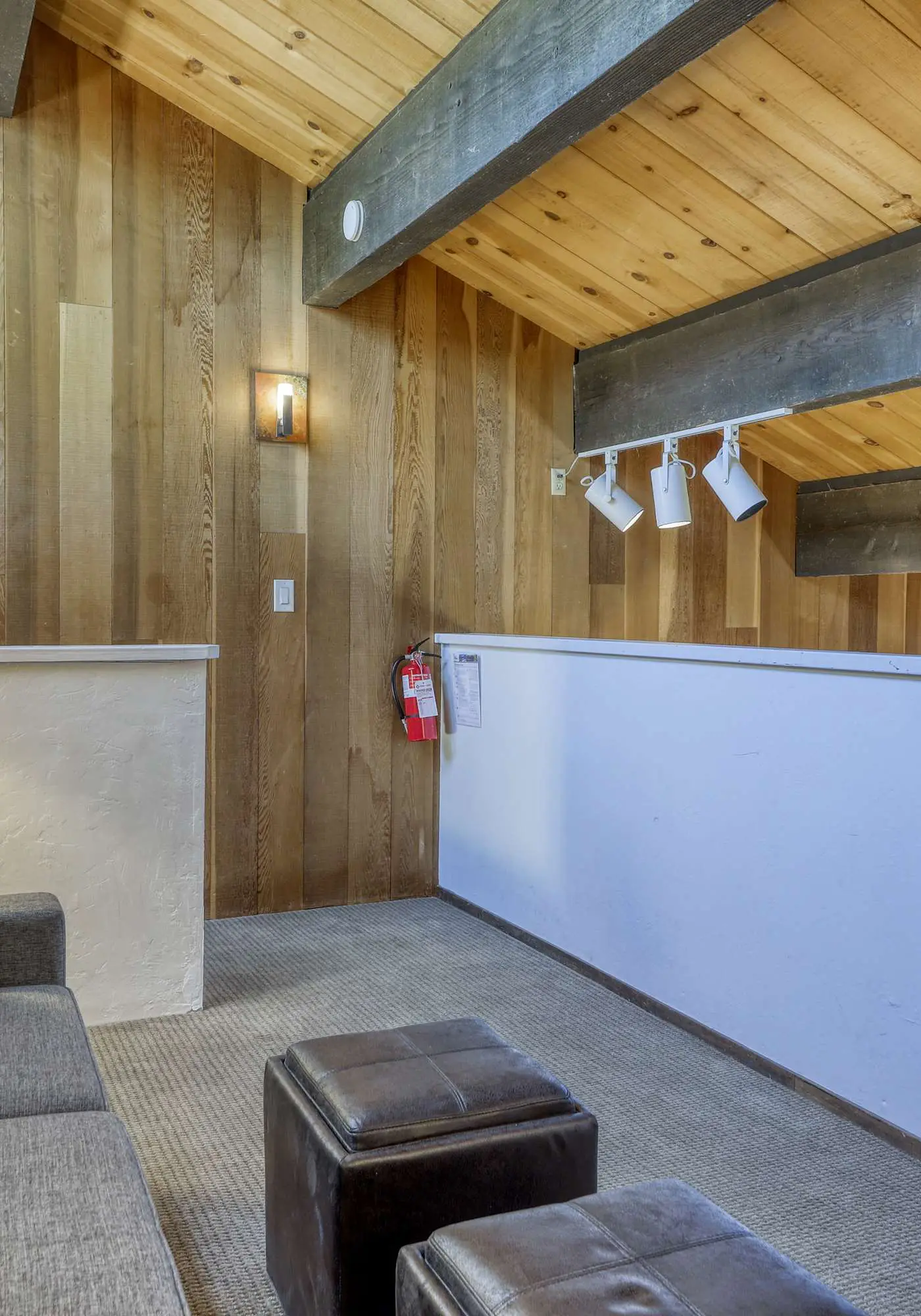 Creekside Comfort Meets Tahoe Adventure - Your Stylish Getaway in Kings Beach
