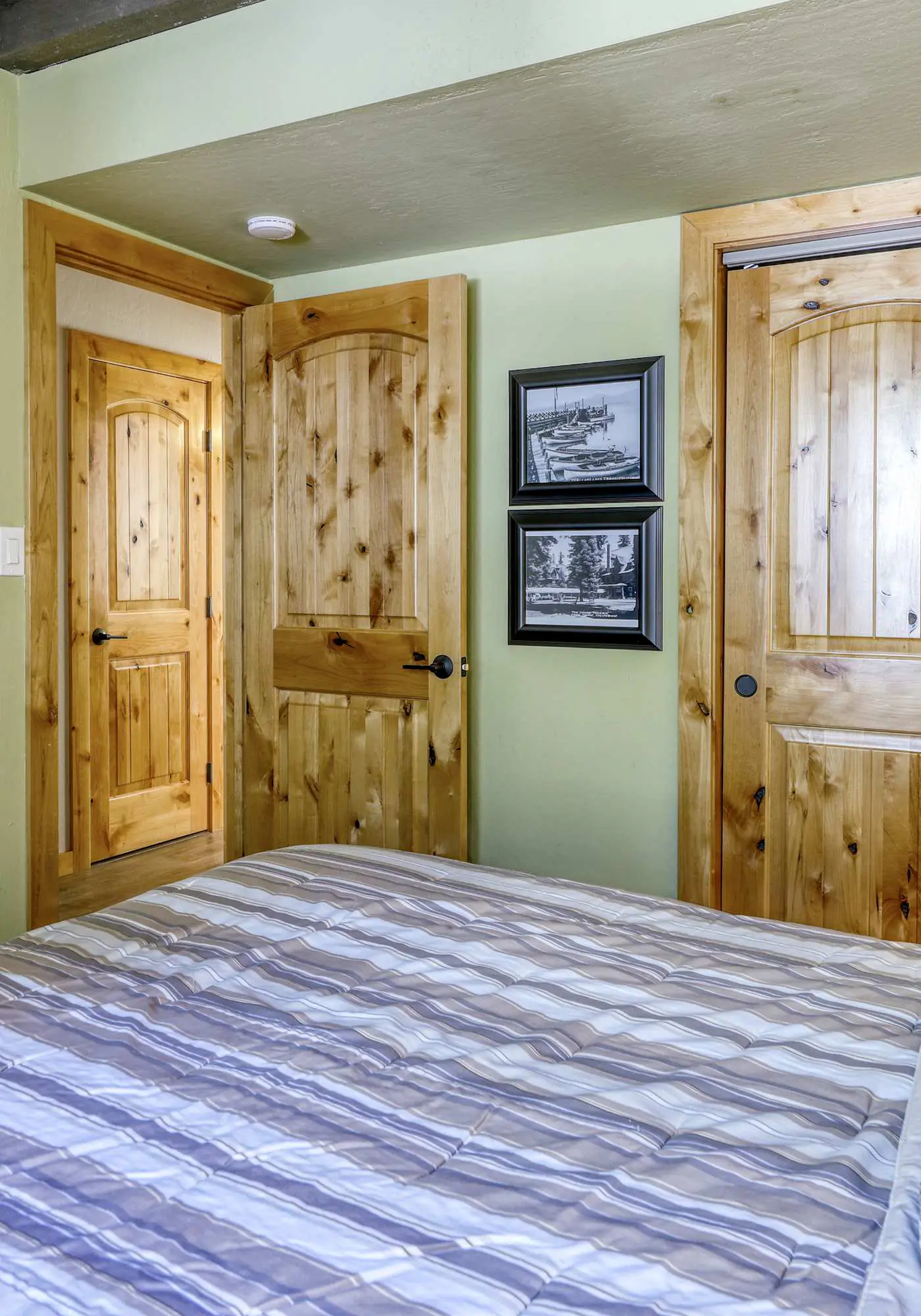 Creekside Comfort Meets Tahoe Adventure - Your Stylish Getaway in Kings Beach