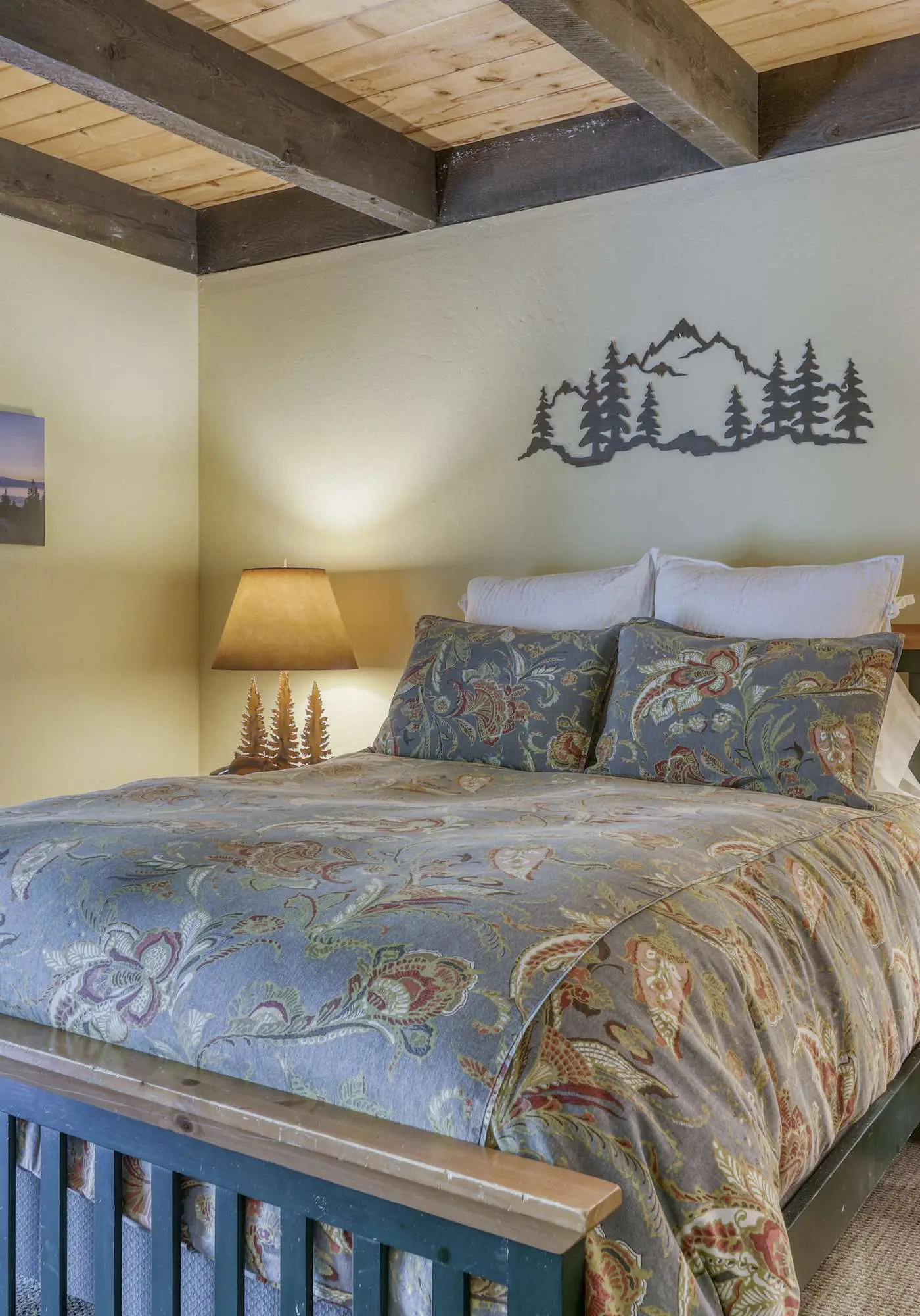 Creekside Comfort Meets Tahoe Adventure - Your Stylish Getaway in Kings Beach