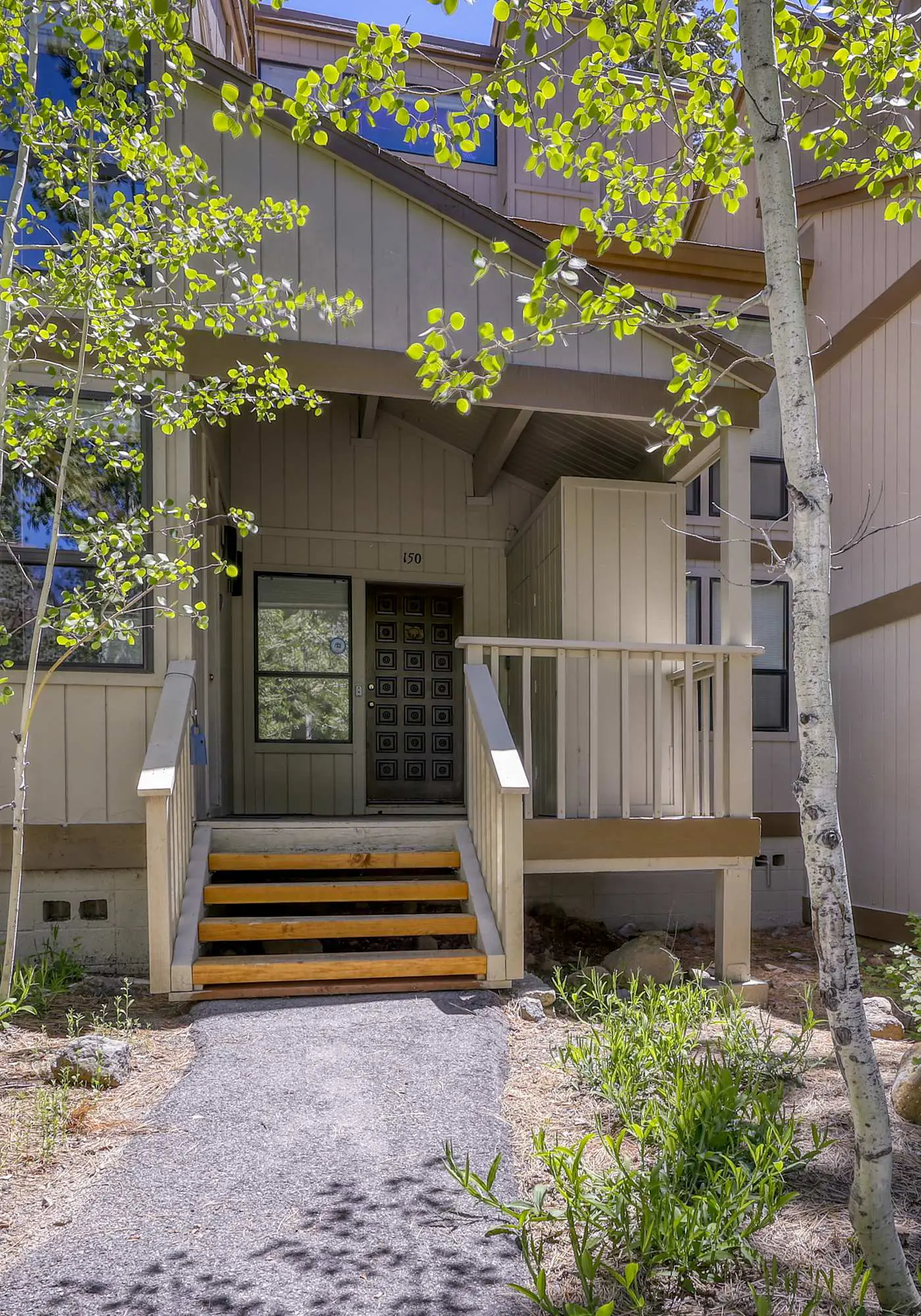 Creekside Comfort Meets Tahoe Adventure - Your Stylish Getaway in Kings Beach