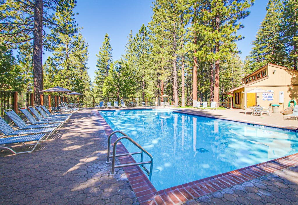 🏔️ Family-Friendly Condo with Pool, Tennis, Deck & Walk to Beach Access 🏖️