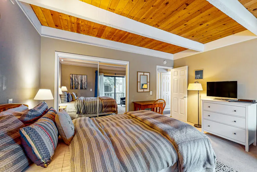 Family-Friendly Condo with Pool, Tennis, Deck & Walk to Beach Access