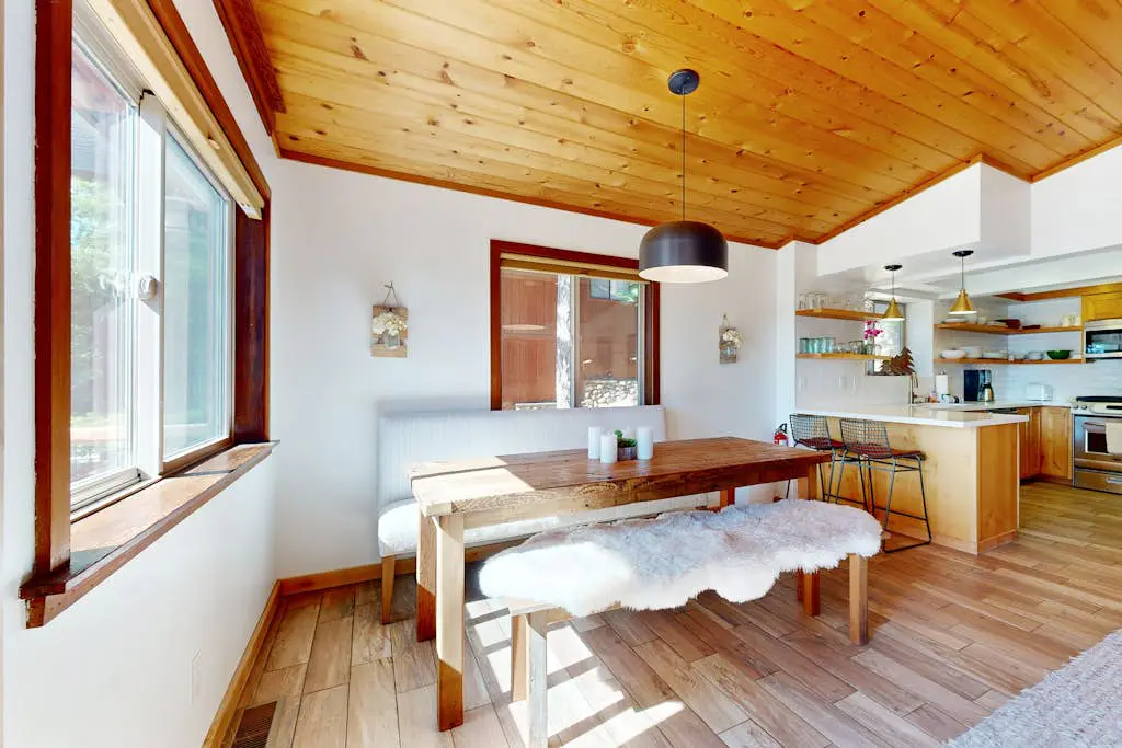 Spectacular Lakeview Cabin