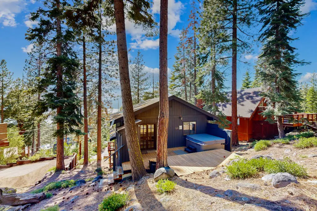 Spectacular Lakeview Cabin