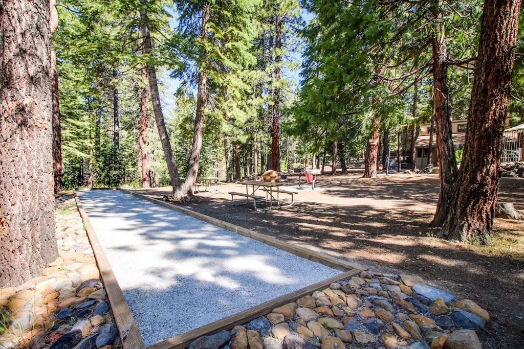 Mountain Home with Gas Fireplace, Fast WiFi, Balcony, Shared Pool, Tennis