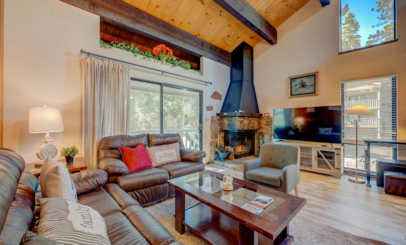 Rustic Kingswood Village getaway with shared pool, patio, & wood-burning fireplace